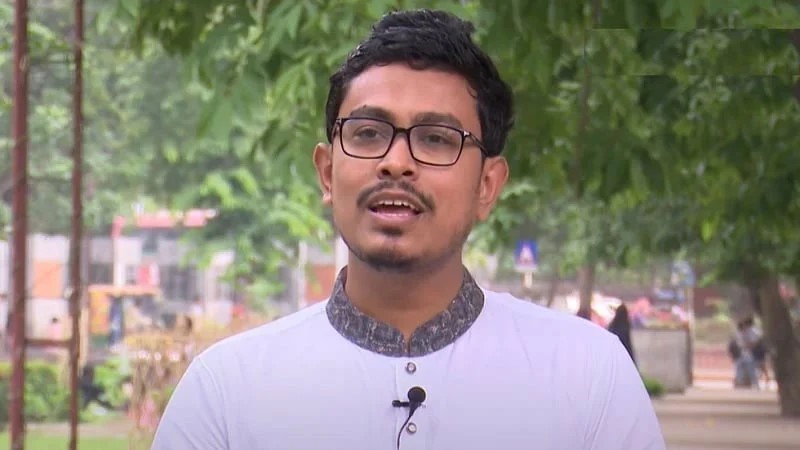 অনলাইনে অপপ্রচারের অভিযোগ নিয়ে ডিবি কার্যালয়ে ভিপি সাদিক কায়েম